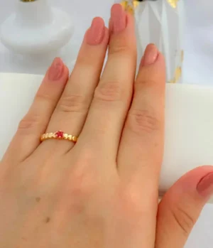 Anillo Ajustable Piedra Central Roja