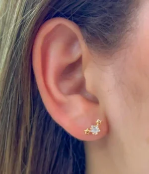 Aretes de Rodio Dorado con Diseño Estelar y Circonias Brillantes