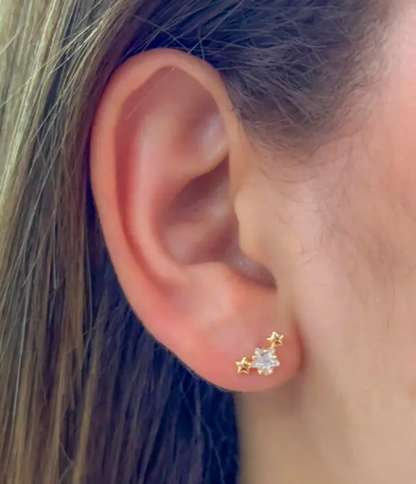 Aretes de Rodio Dorado con Diseño Estelar y Circonias Brillantes